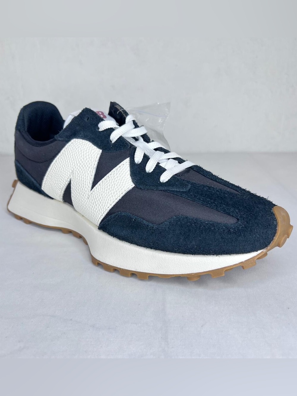 New Balance 327 SINGLE RIGHT SHOE ONLY Black White Retro Runner Sneakers